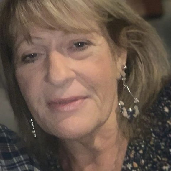 Meet your Posher, Laurie - Picture 1 of 1